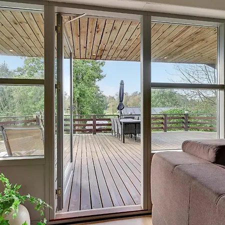 2 Bedroom Beautiful In Roslev * Flovtrup