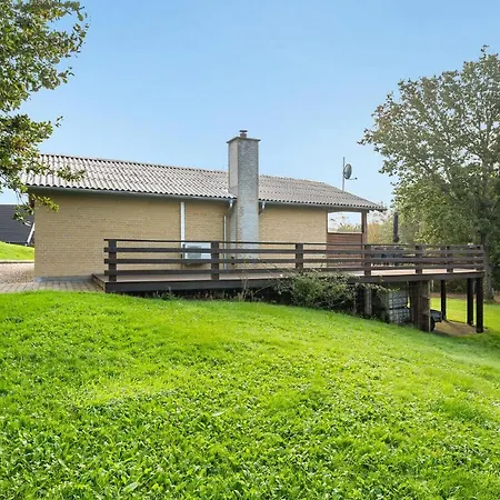Holiday home 2 Bedroom Beautiful In Roslev Flovtrup