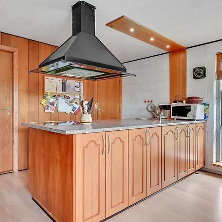 2 Bedroom Beautiful In Roslev *