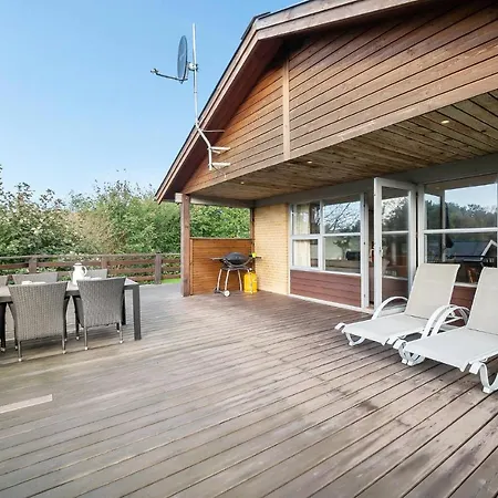 Holiday home 2 Bedroom Beautiful In Roslev *