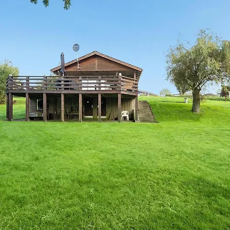 Holiday home 2 Bedroom Beautiful In Roslev